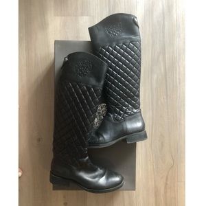 Vince Camuto leather boots!!👀